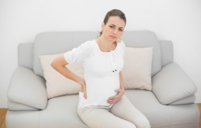 у беременной болит спина
